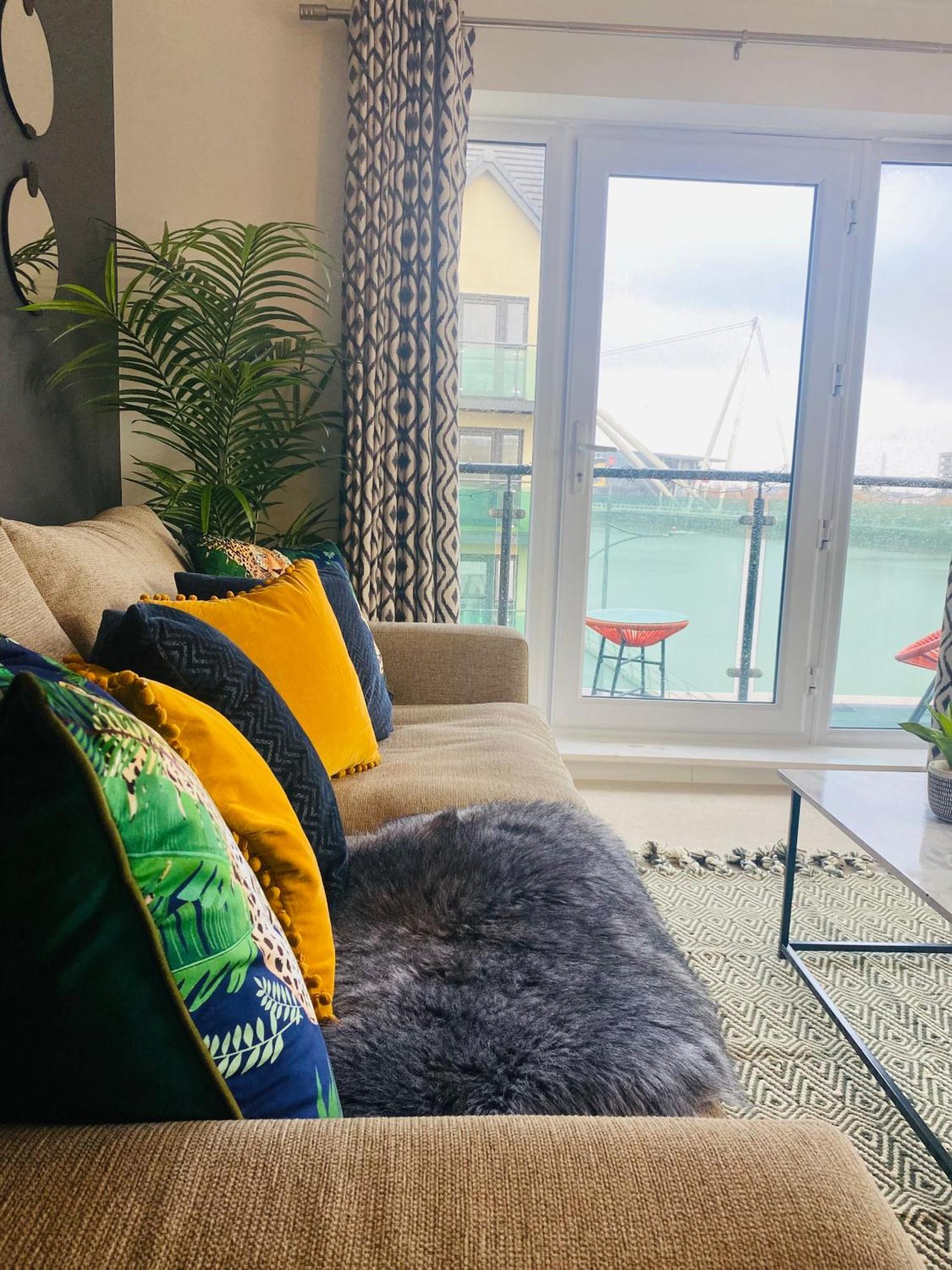 Luxury 2 Bedroom Waterfront Apartment With Balcony نيوبورت المظهر الخارجي الصورة